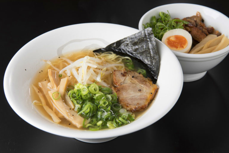 牛 骨 ラーメン たか うな